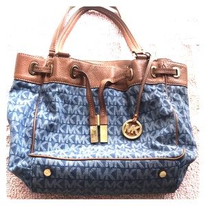 Micheal Kors purse
